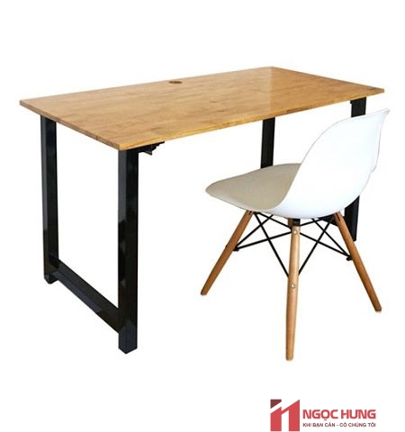 Bàn Văn Phòng Chân Sắt Mặt Gỗ 1M2