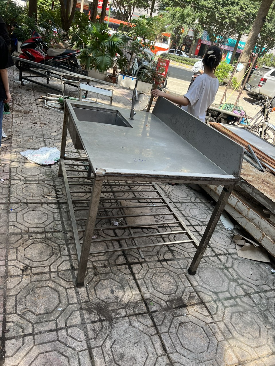 Bàn Bếp Inox Cũ 