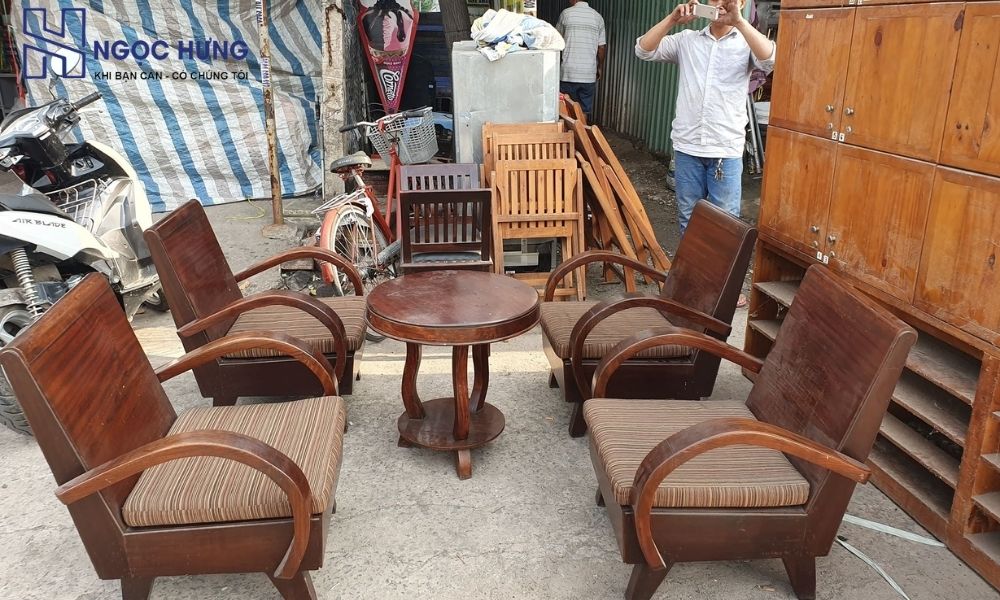 Mua đồ thanh lý bàn ghế cũ gia đình giúp bạn tiết kiệm chi phí