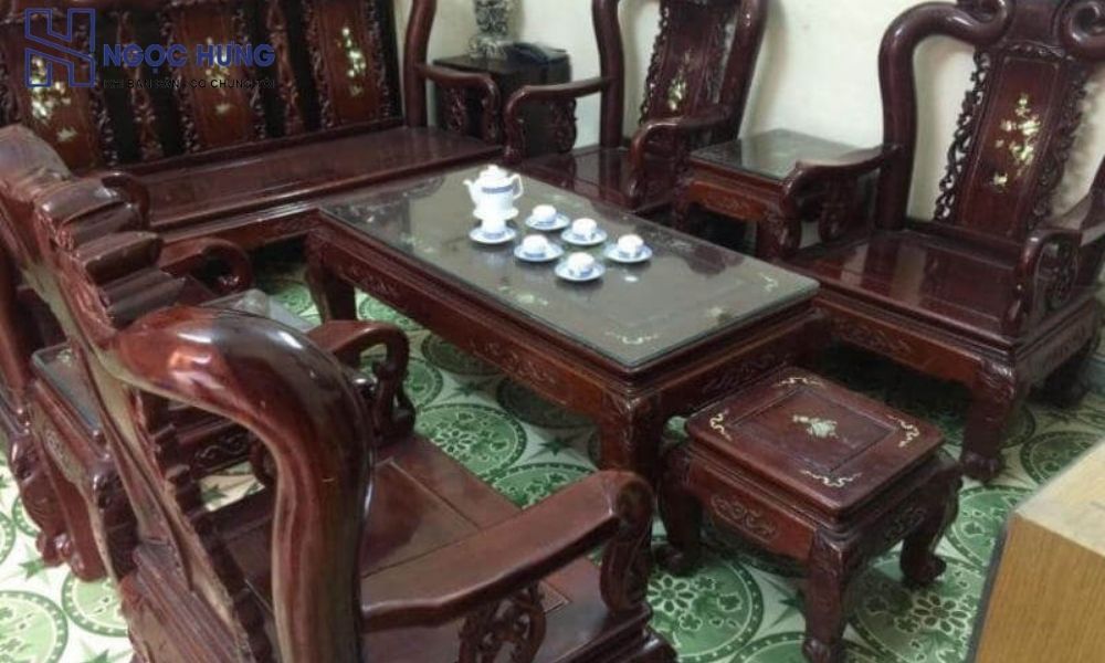 Khách hàng thanh lý bàn ghế gỗ gụ cũ nhận tiền liền tay