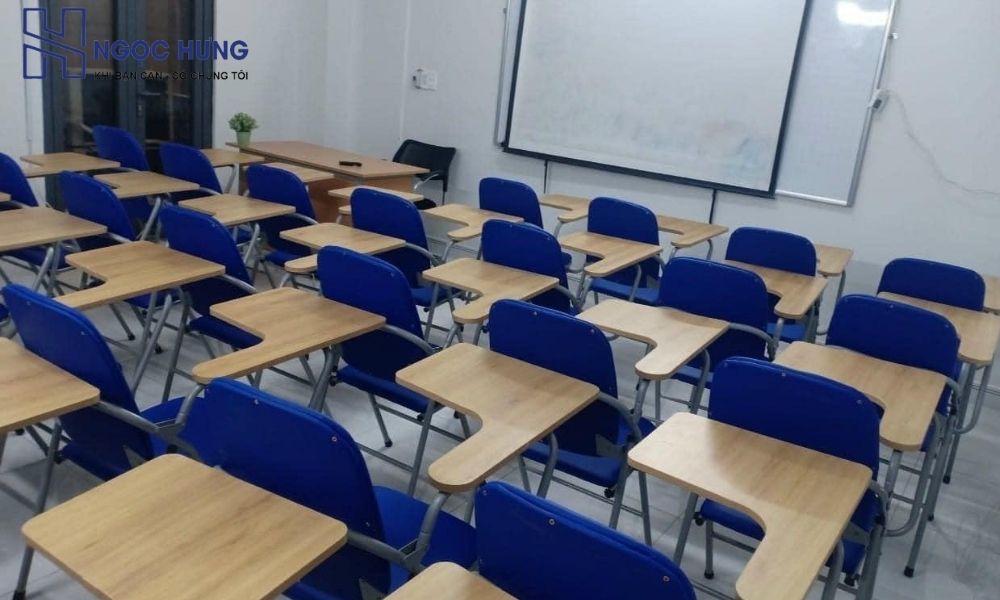 Quy trình thanh lý ghế gấp liền bàn cũ văn phòng dễ dàng.