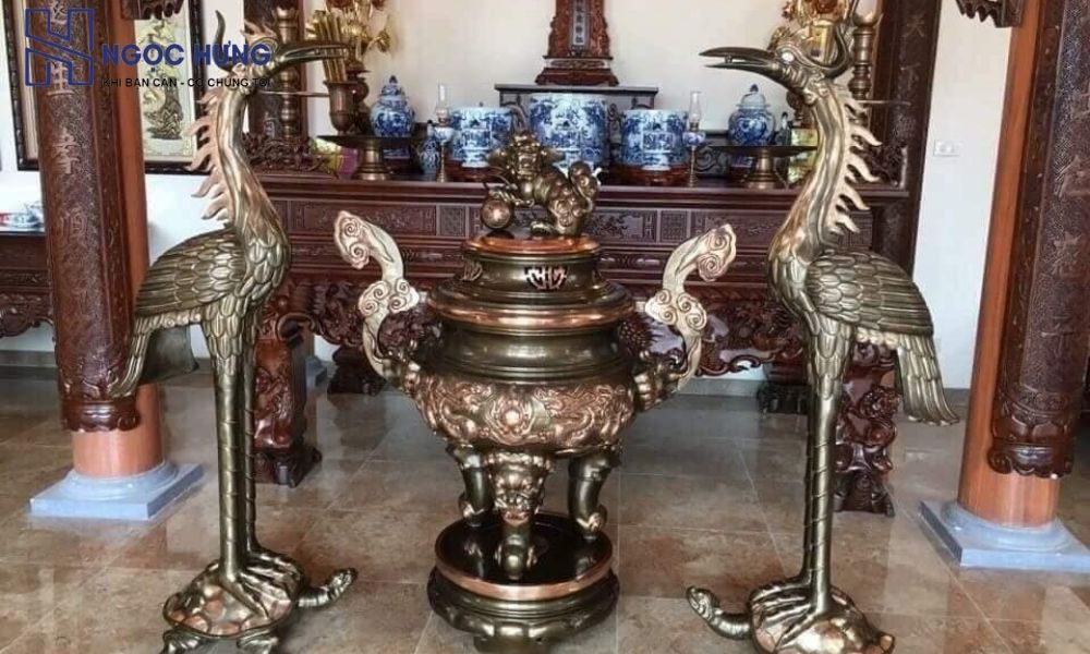 Đội Ngũ Chuyên Gia Định Giá Đồ Đồng Cổ Chính Xác.