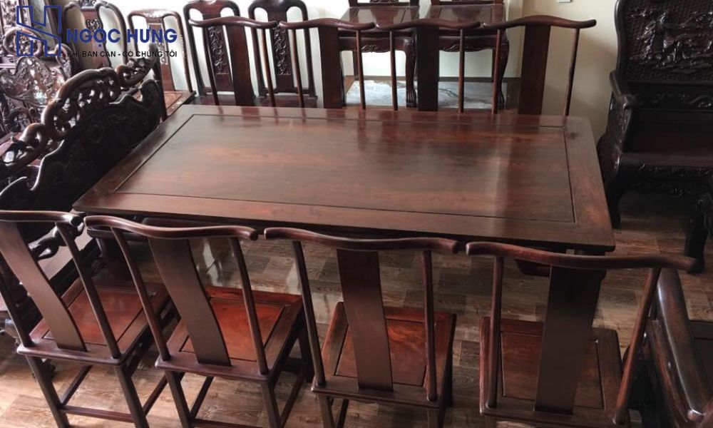 Đội ngũ thẩm định viên chuyên nghiệp, xác định giá trị đồ gỗ