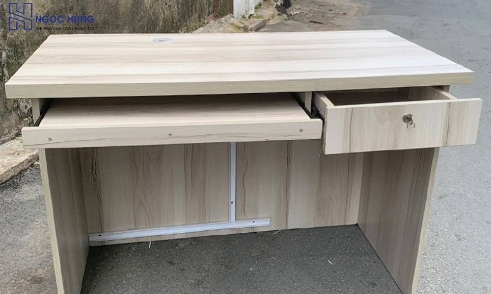 Cập Nhật Bảng Giá Bàn Ghế Văn Phòng Cũ Năm 2025 Chi Tiết 3 Bàn Làm Việc Cũ Thanh Lý Giá Rẻ, Phù Hợp Mọi Không Gian