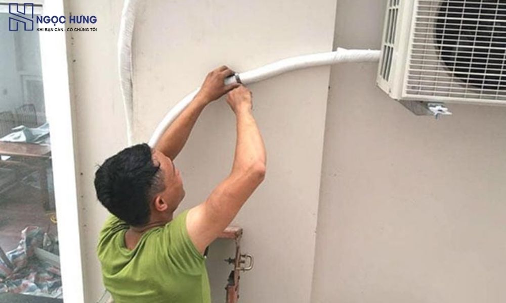Điều hòa bị chảy nước do nghẹt ống thoát – cần xử lý kịp thời