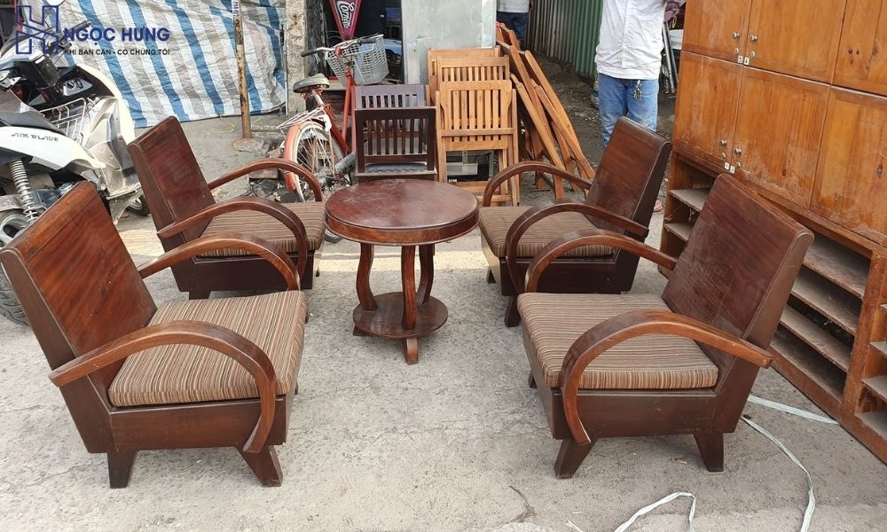 Bàn Ghế Gỗ Cũ Được Thu Mua Giá Cao, Hỗ Trợ Tháo Dỡ