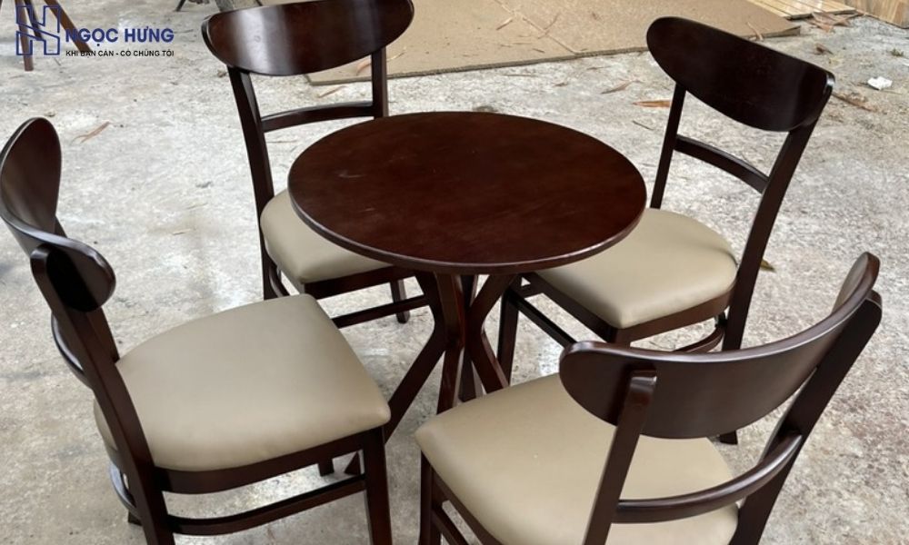 Bàn Ghế Cafe Cũ Giá Rẻ Đẹp Chuẩn Phong Cách Quán Hiện Đại 1 Bộ Bàn Ghế Cafe Cũ Gỗ Tự Nhiên Cho Không Gian Quán Vintage