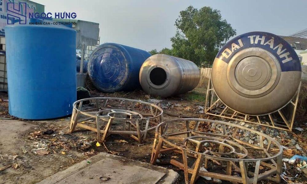 Bồn Nước Cũ Gỉ Nhẹ Vẫn Được Định Giá Và Thu Mua Nhanh