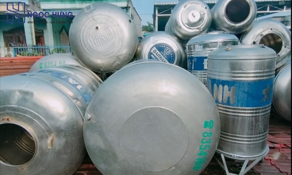 Đội Kỹ Thuật Hỗ Trợ Tháo Dỡ Bồn Nước Cũ Chuyên Nghiệp